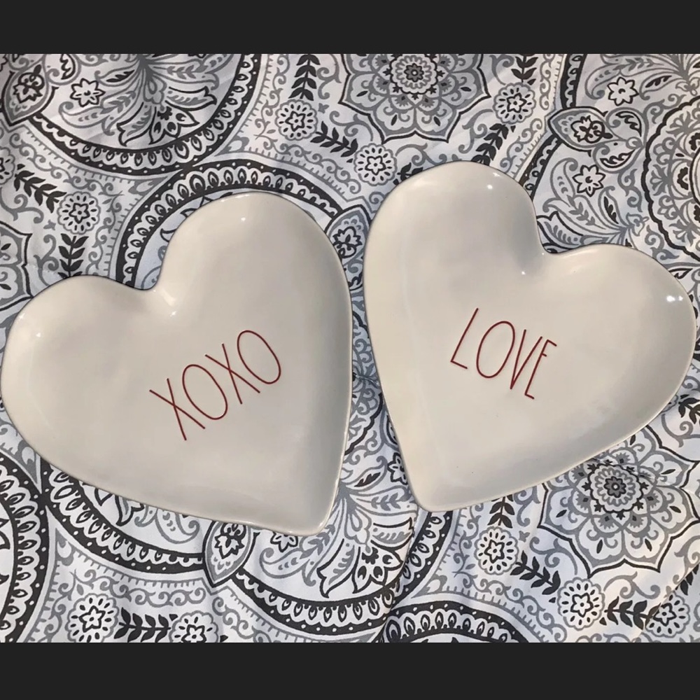 Brand new Rae Dunn XOXO + LOVE heart plates